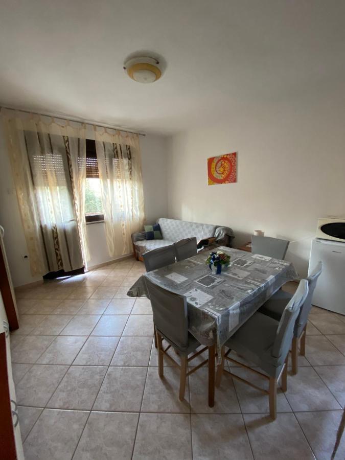 Apartman Milka Novigrad Istria エクステリア 写真